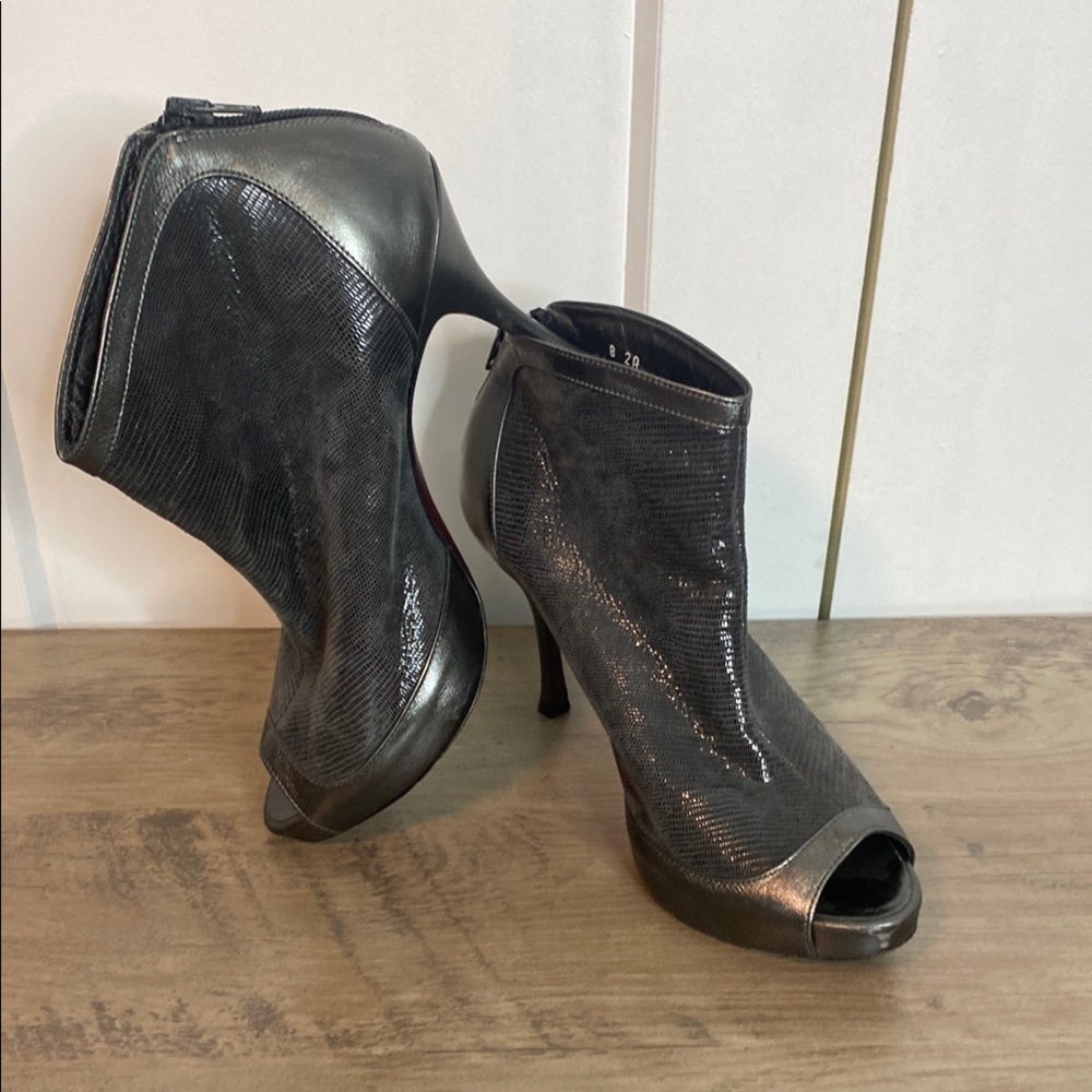 Amalfi by Rangoni | Elegant Dark Pewter Peep-Toe Heels - Zip up - 8 - Italy